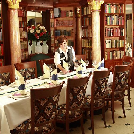 Hotel Vier Spitzen Lauenforde Esterno foto